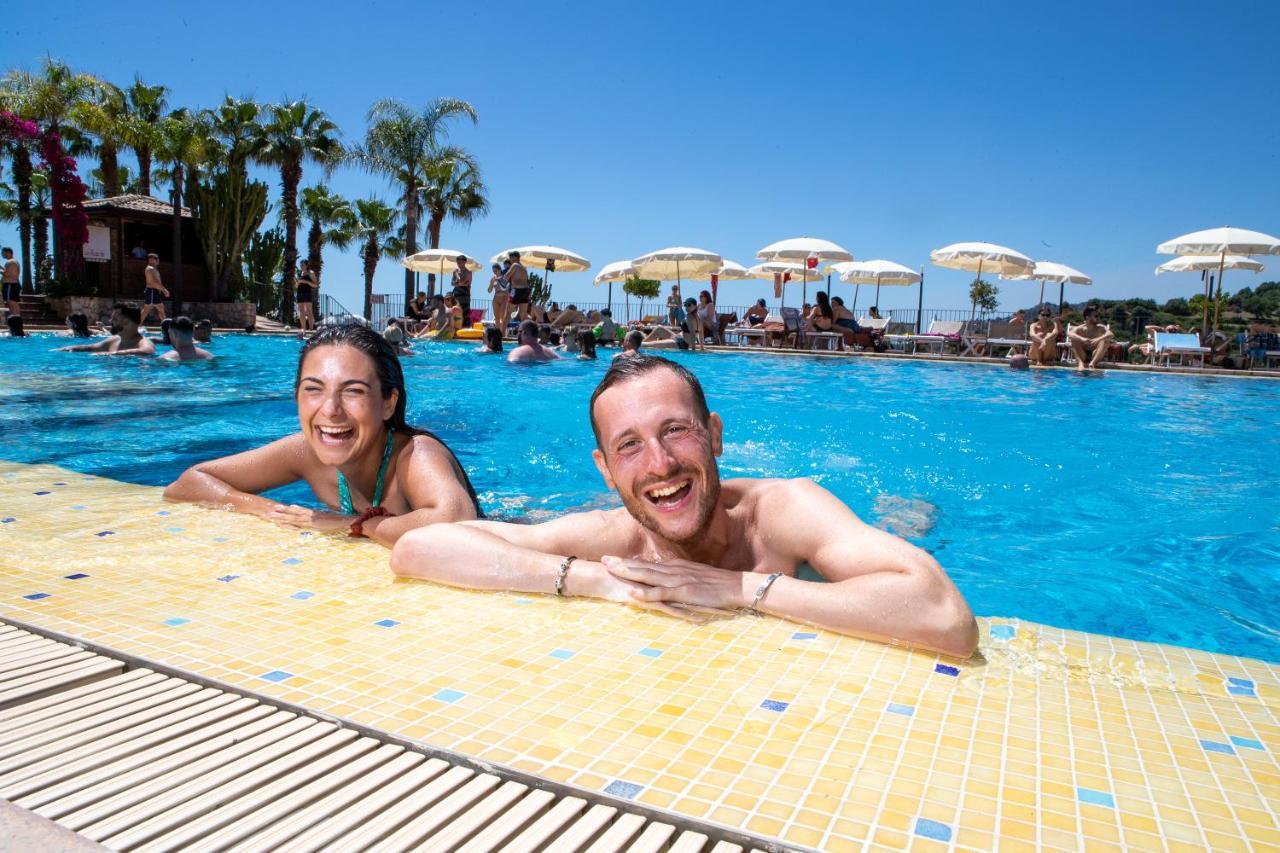 Hotel Olimpo Le Terrazze Letojanni Εξωτερικό φωτογραφία